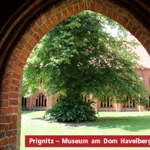 Klosterhof + Namenszug